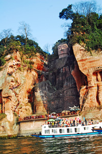 Visitare il Buddha gigante di Leshan: in barca