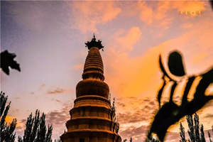 Pagoda del Cavallo Bianco al tramonto.jpg