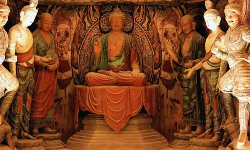 Statue del Buddha nel Museo di Dunhuang