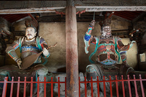 Statue colorate del Tempio Zhenguo