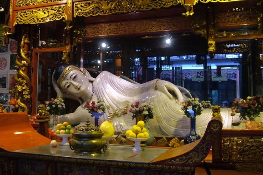 Buddha coricato di giada nel Tempio del Buddha di Giada