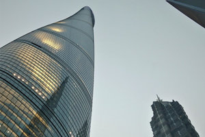 Torre di Shanghai vista dal fondo